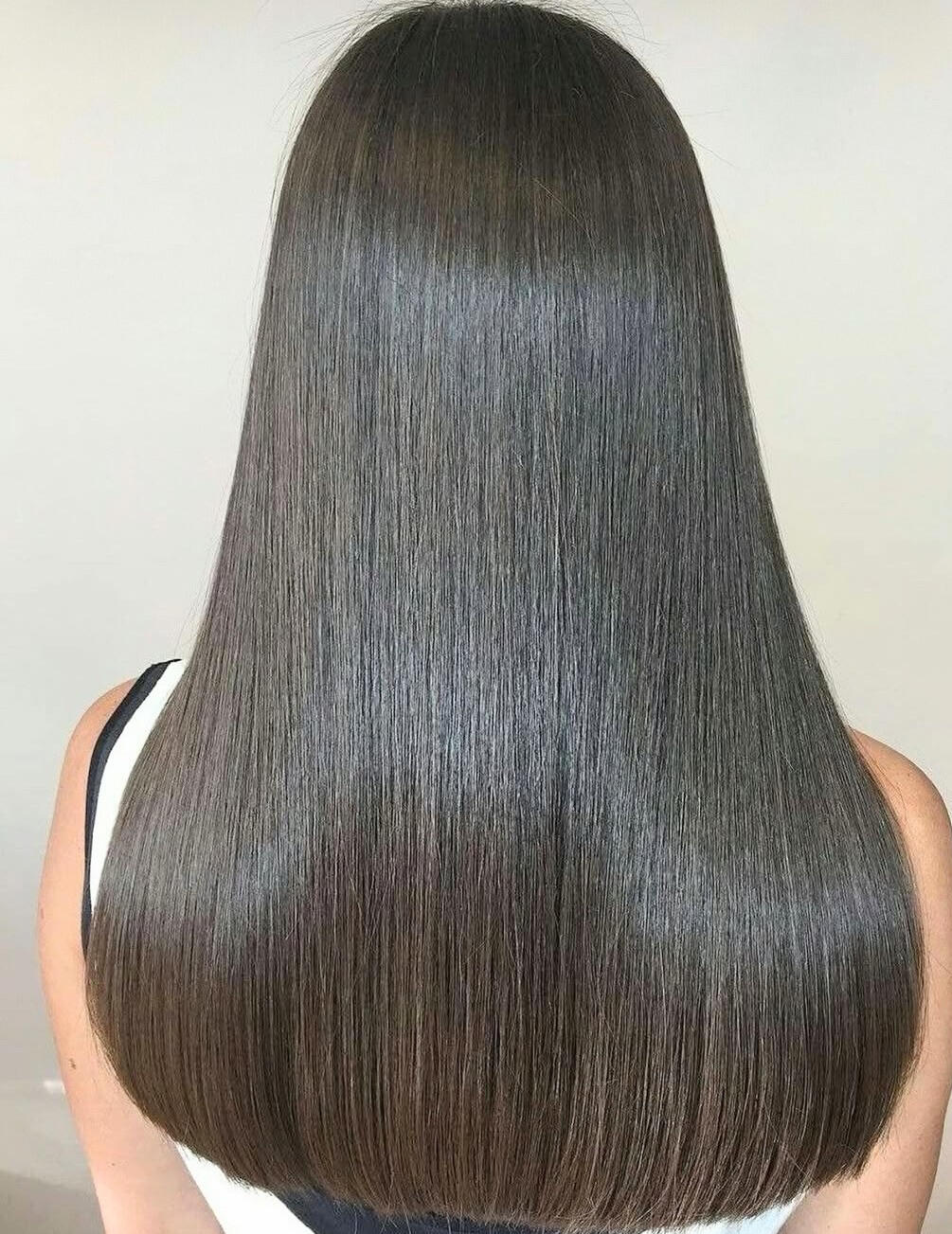Ideal para cabellos tinturados y decolorados, sin brillo. Con frizz, quebrados y porosos, todo largo , más obsequio. S/ 269.90